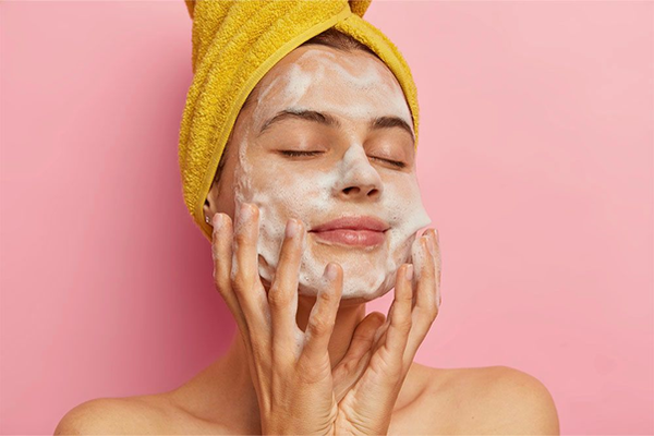 A Detailed Guide On Facial Cleanser